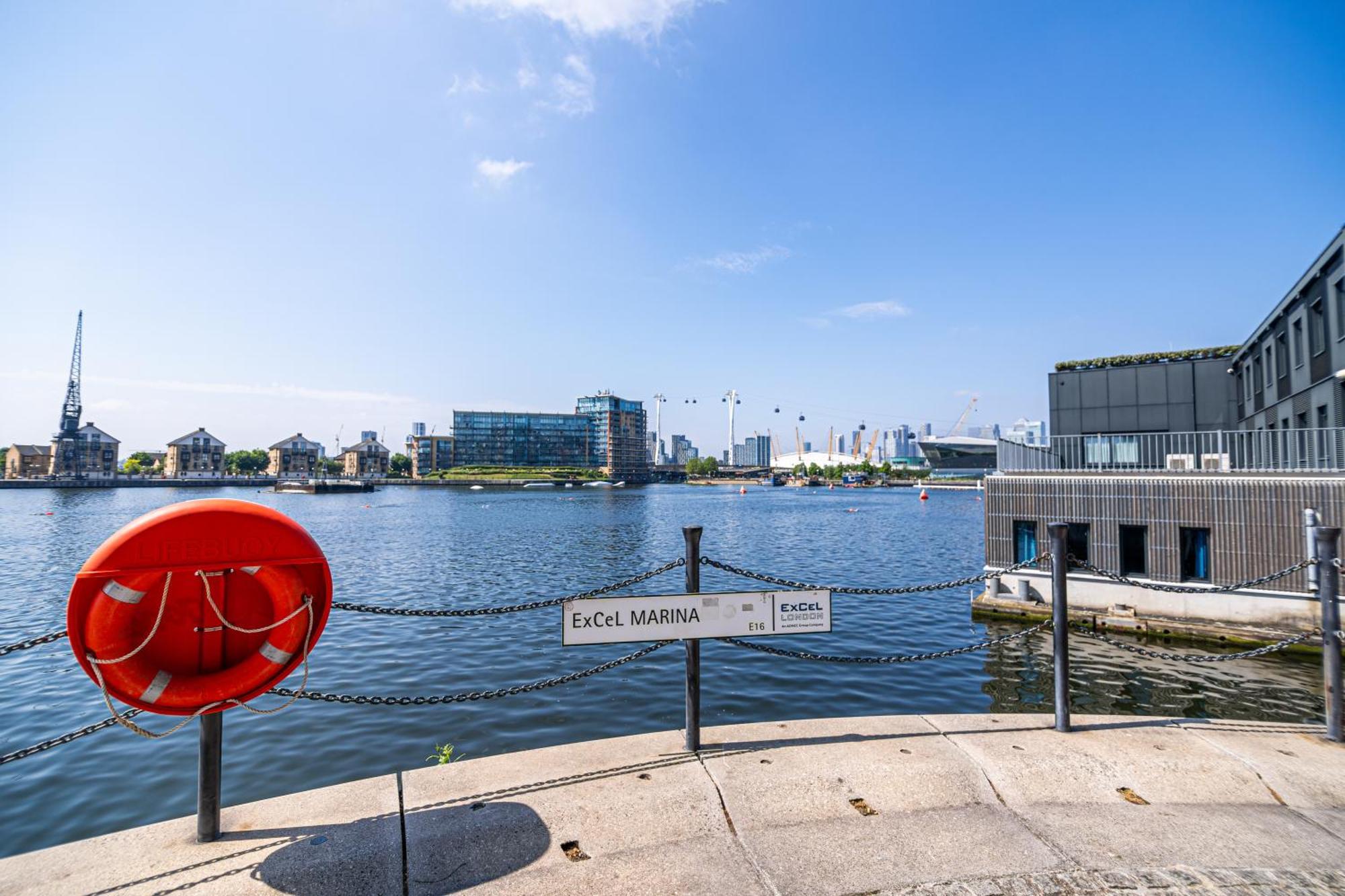Excel London Majestic Apartment Екстериор снимка